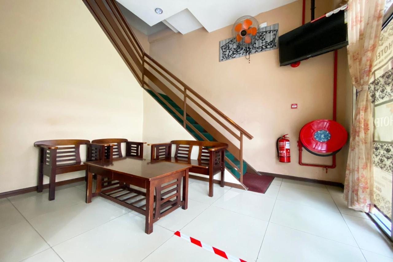 Oyo 90108 Hotel Kaya Kota Kinabalu Exterior photo