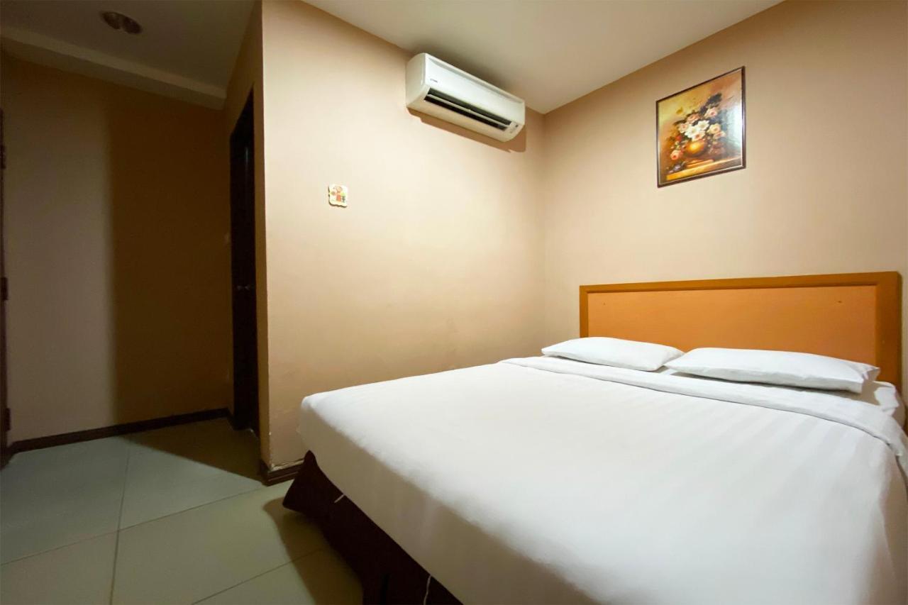 Oyo 90108 Hotel Kaya Kota Kinabalu Exterior photo