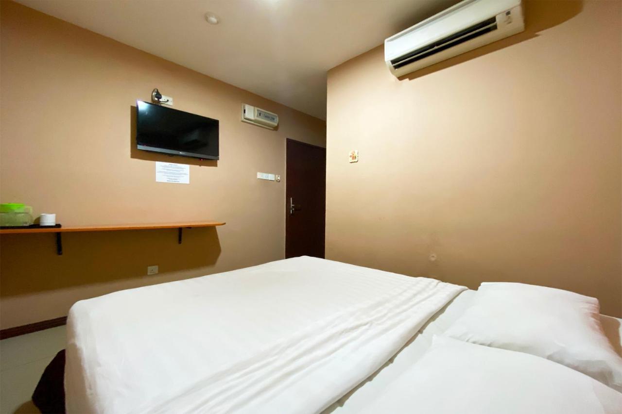 Oyo 90108 Hotel Kaya Kota Kinabalu Exterior photo